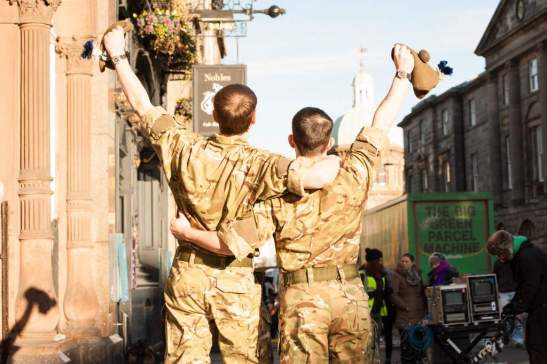 Fotograma de la película Amanece en Edimburgo