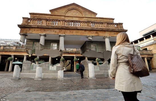 1412258294341_wps_8_The_new_hovering_artwork_