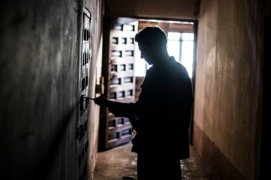 loffit-quien-te-cierra-los-ojos-04