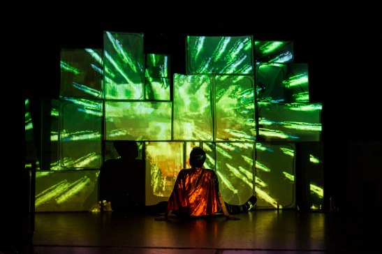 Ununiversosolo-Cuartoymitad-21