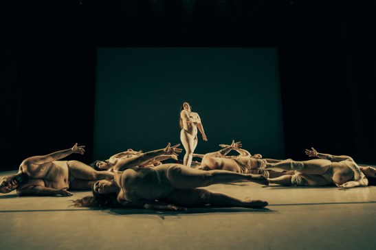 'SACRESIZE', de Alberto Velasco. Fotografía de Dominik Valvo